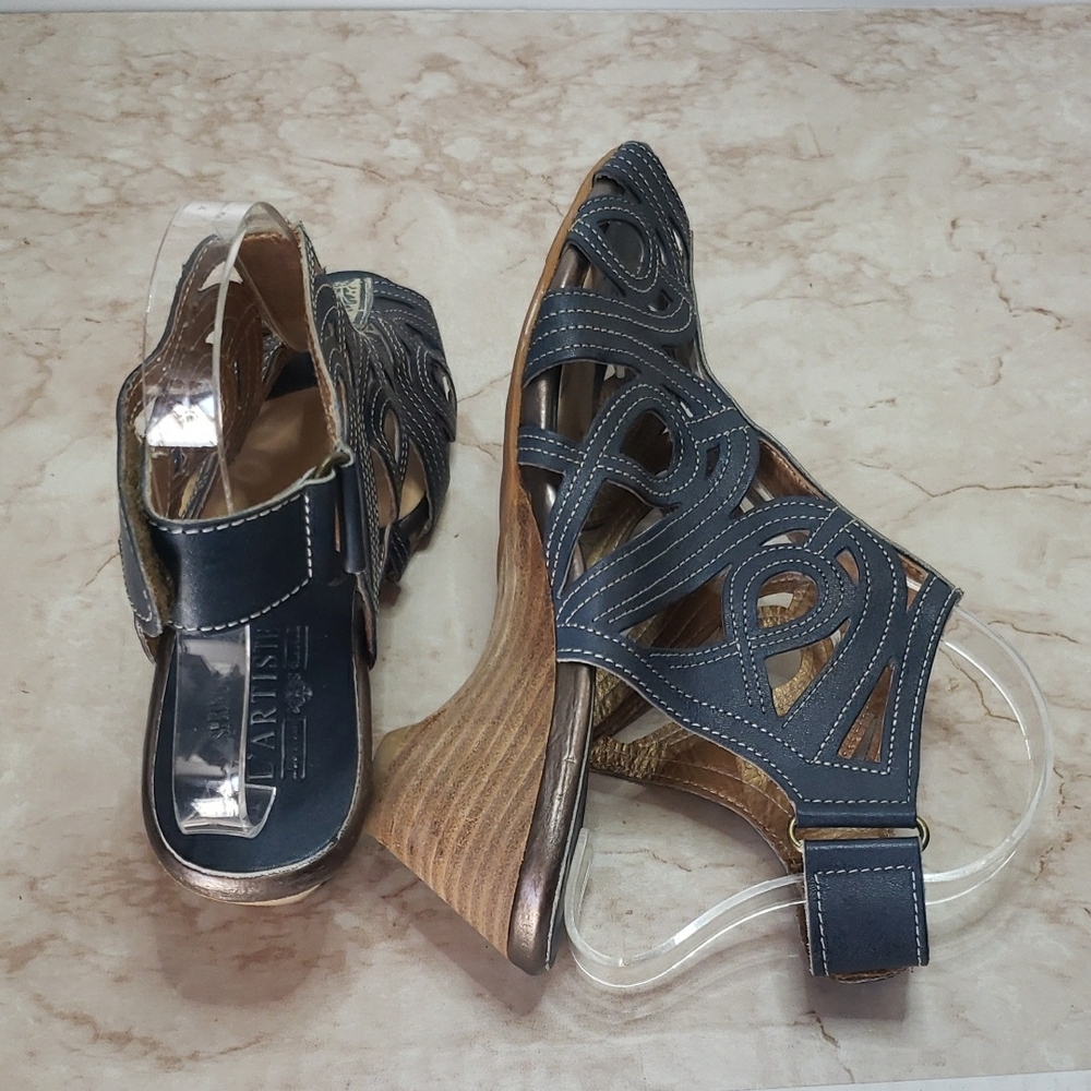 Women’s Navy Cutout Sandal Heels with Embroidered Accent - Picture 6 of 8